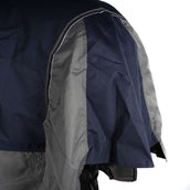 EQUITHÈME Turnout Rug Tyrec avec Rabat Ventral 600D 300g Marine/Gris Dots EQUITHÈME Turnout Rug Tyrec avec Rabat Ventral 600D 300g Marine/Gris Dots