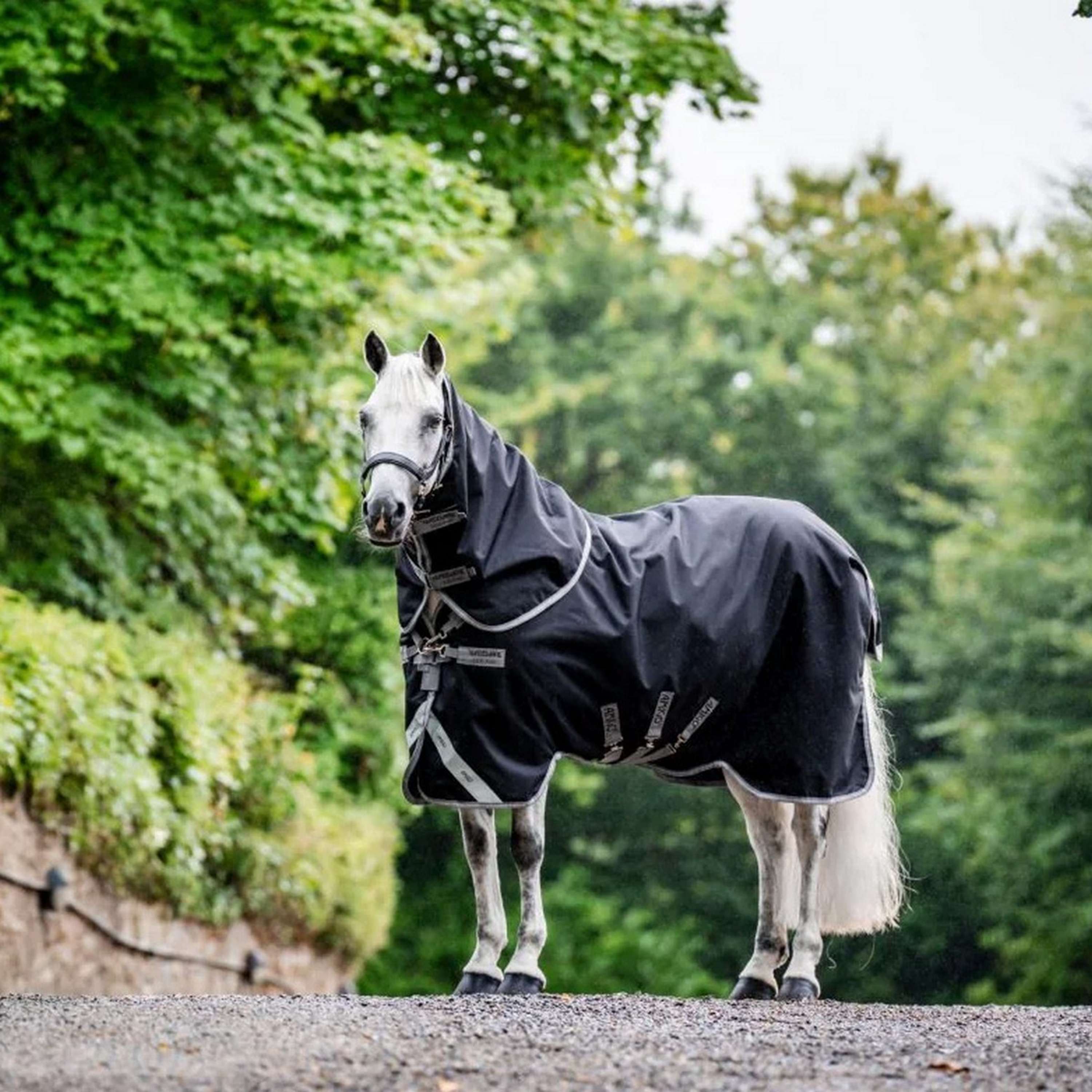 Horseware Amigo Pony Insulator Plus Medium | Old Mill Saddlery Horseware Amigo Pony Insulator Plus Medium | Old Mill Saddlery