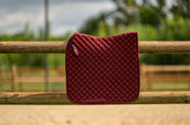 Velder Horsewear Essentials Tapis de Selle Dressage Classic Bordeaux Velder Horsewear Essentials Tapis de Selle Dressage Classic Bordeaux