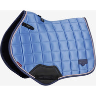 LeMieux Tapis de Selle Loire Classic Close Contact Square de Saut Powder Blue LeMieux Tapis de Selle Loire Classic Close Contact Square de Saut Powder Blue