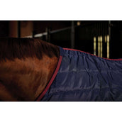 WeatherBeeta Couverture d'Écurie ComFiTec 210D Channel Quilt Standard Neck 100g Marine/Bordeaux WeatherBeeta Couverture d'Écurie ComFiTec 210D Channel Quilt Standard Neck 100g Marine/Bordeaux