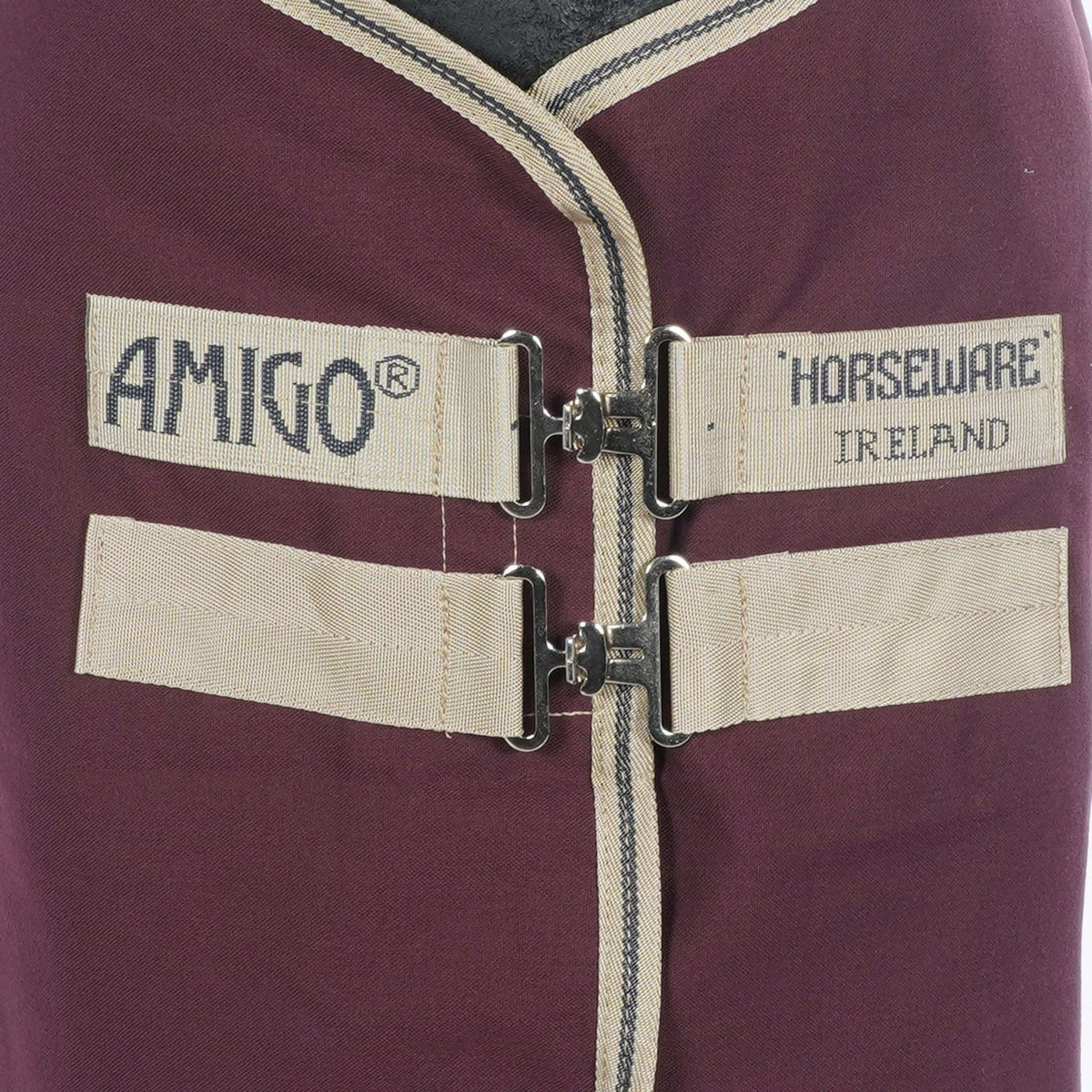 Amigo Couverture d'Écurie Poly avec Sursangles Croisées Fig/Navy/Tan