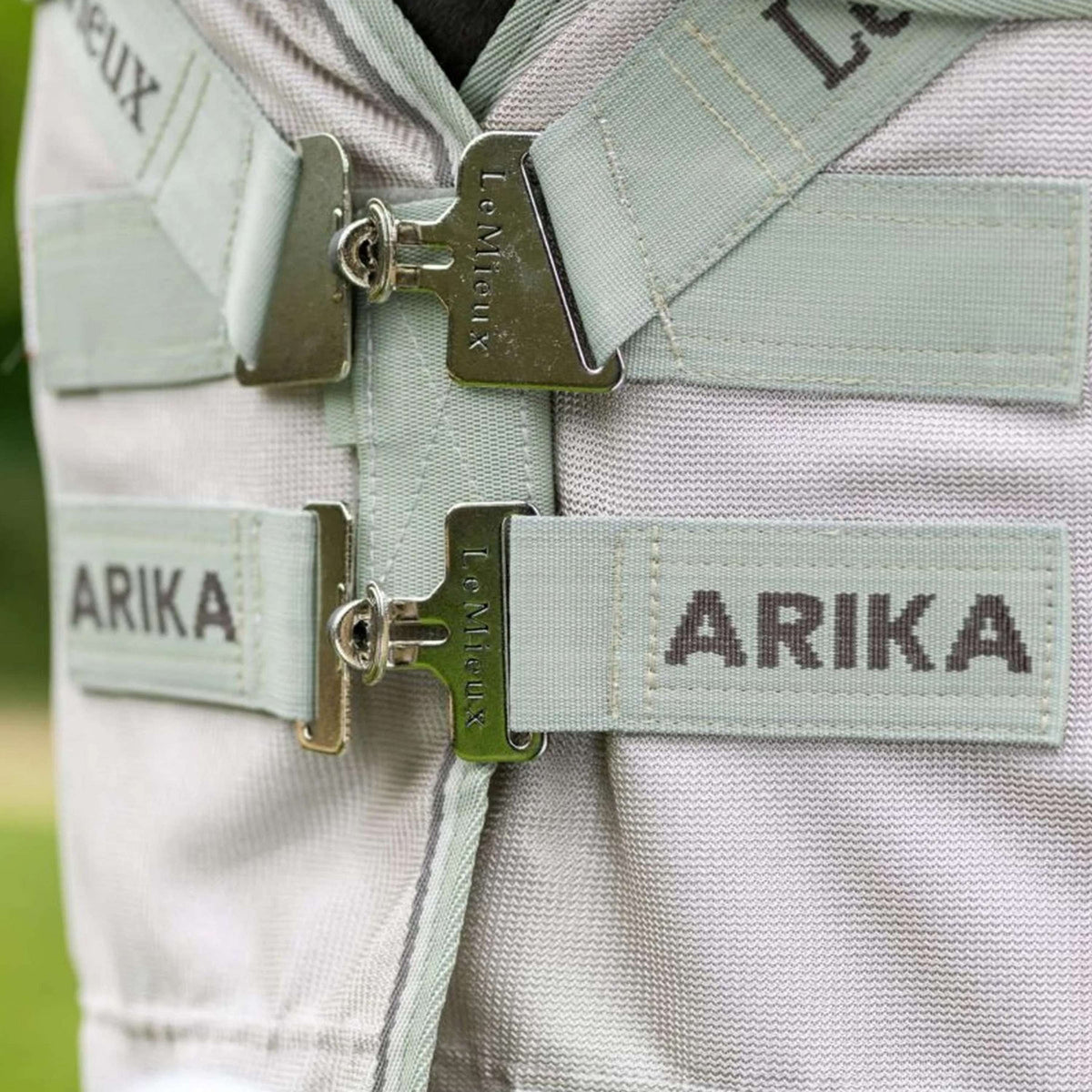 LeMieux Couverture Anti-Mouches Arika Armour-Tek Pierre