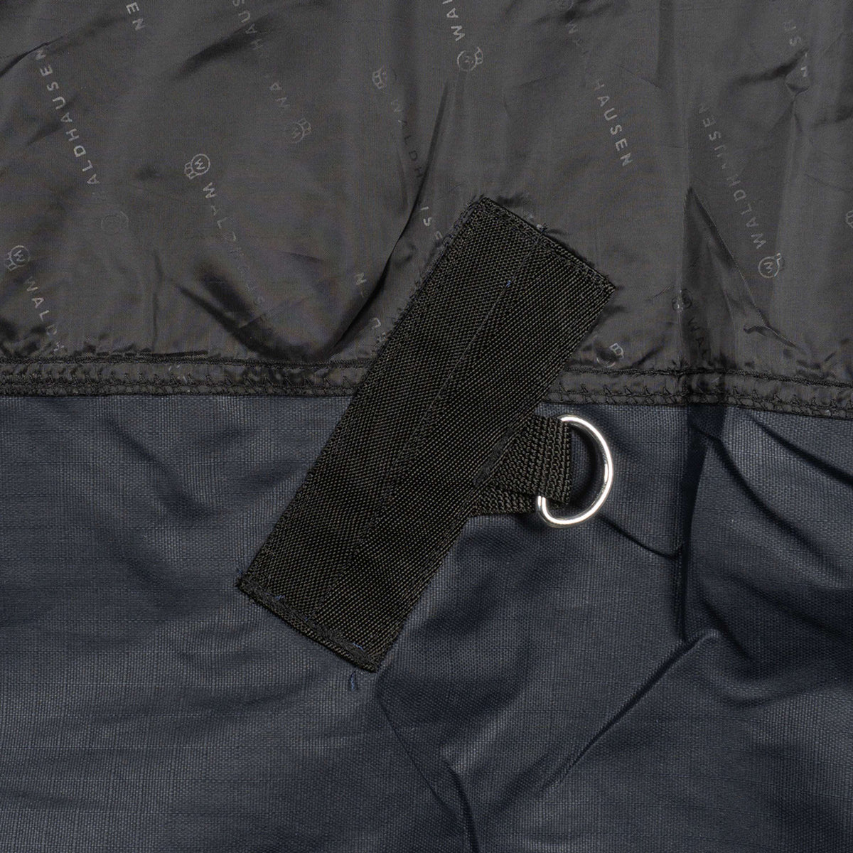 Waldhausen Couverture d'Extérieur Nordic High Neck Light 0g Bleu Nuit