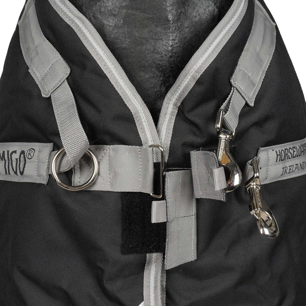 Amigo Bravo 12 Plus Turnout Heavy 400g Black/Titanium Grey