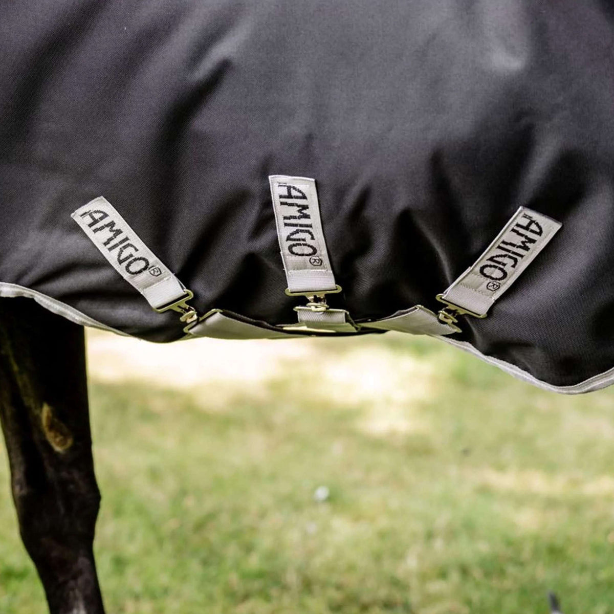 Amigo Wug Turnout 1200D 50g Noir/Gris Titane/Argent