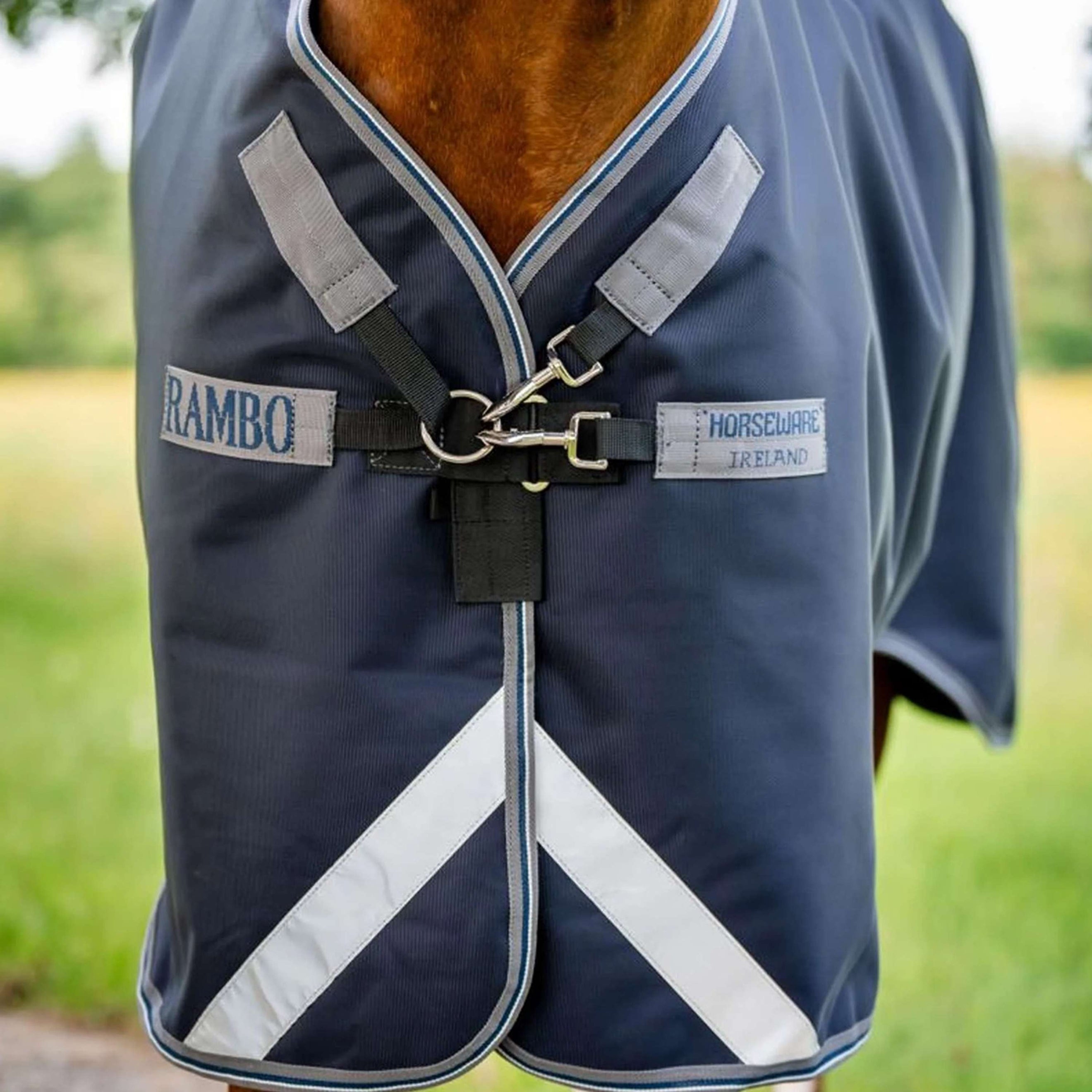 Rambo Chemise Turnout 1680D 50g Bleu marine/Gris orage/Argent Rambo Chemise Turnout 1680D 50g Bleu marine/Gris orage/Argent