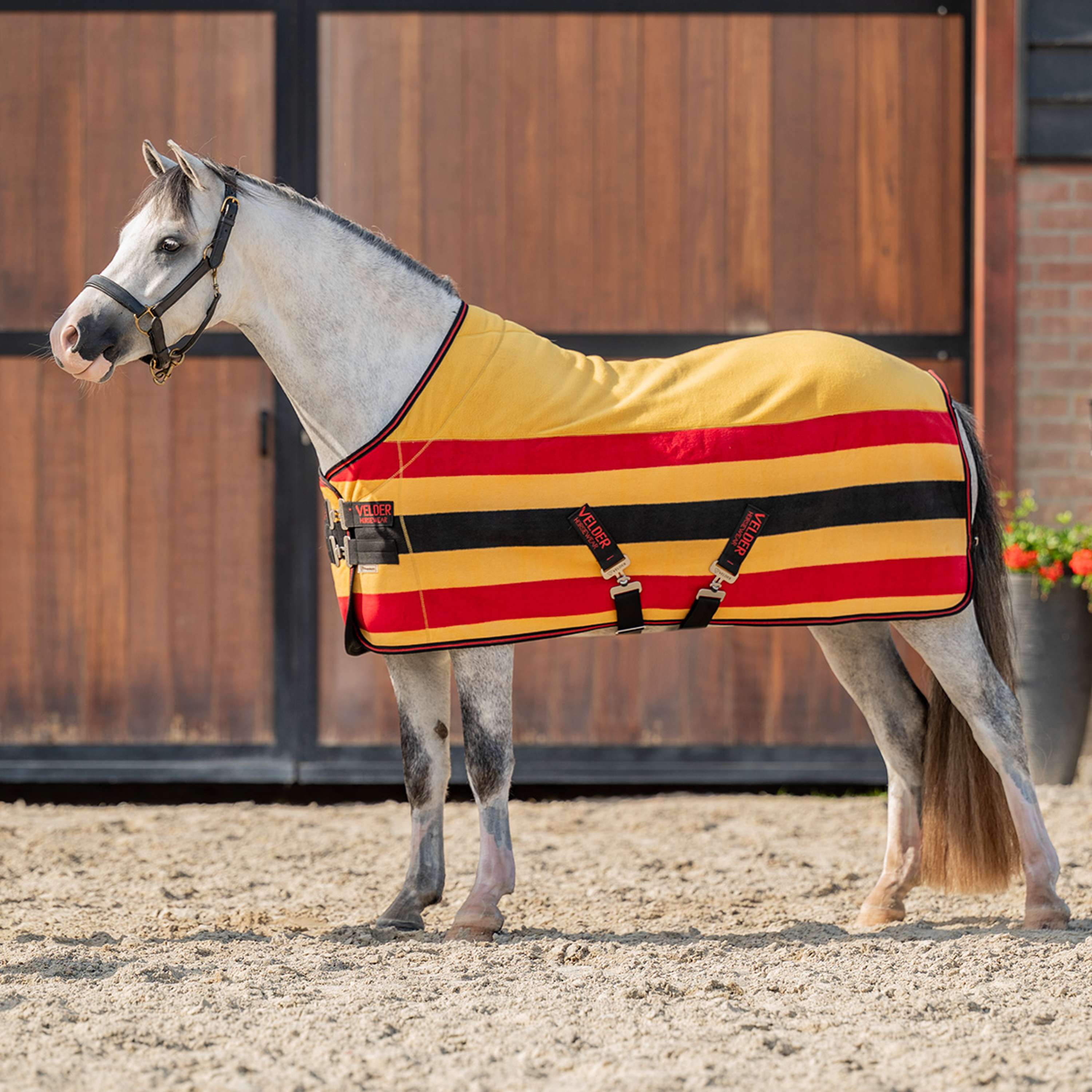 Velder Horsewear Premium Pony Deluxe Fleece Cooler Rug Noir/Jaune