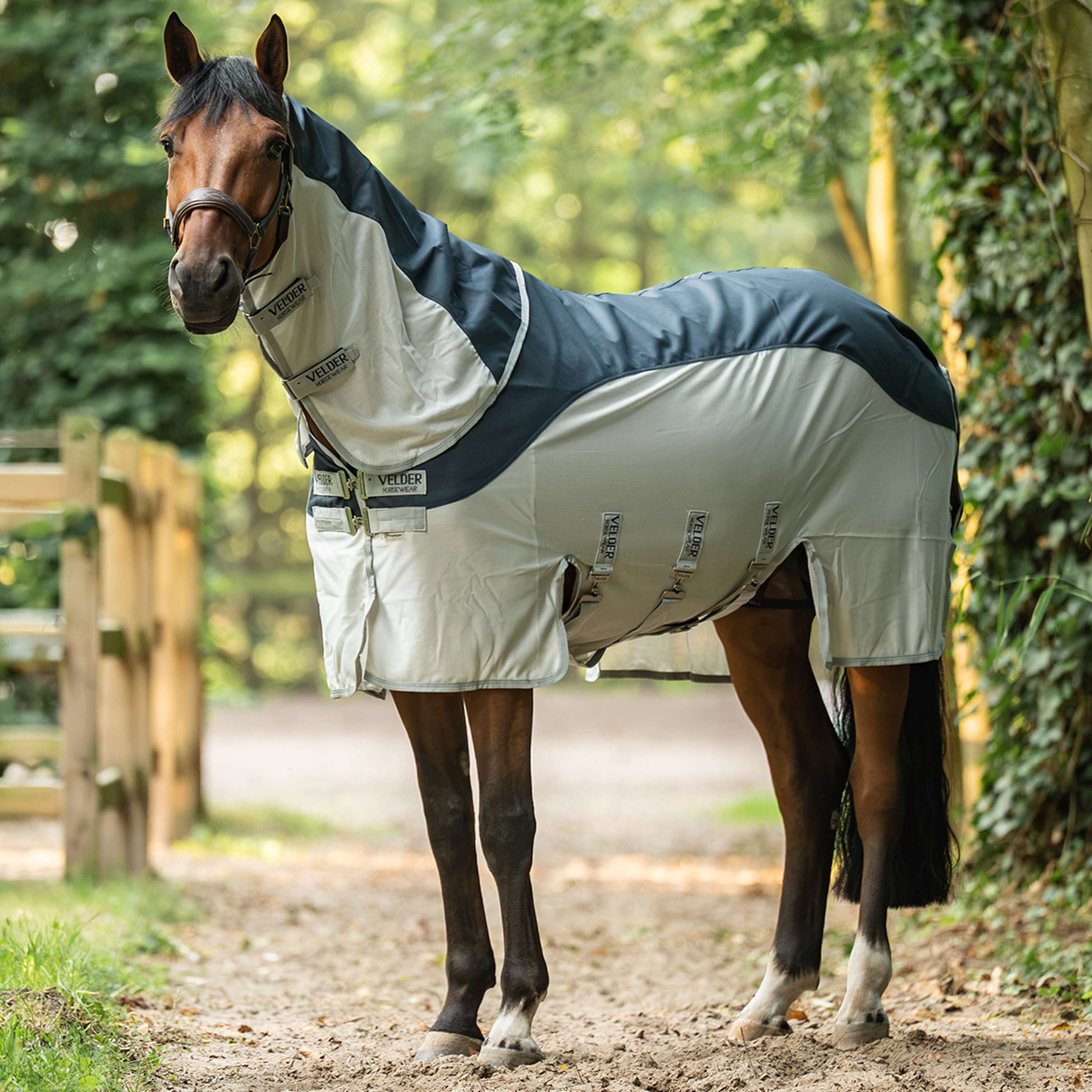 Velder Horsewear Premium Couverture Anti-Mouches Rainless Summer Navy/Field Grey Velder Horsewear Premium Couverture Anti-Mouches Rainless Summer Navy/Field Grey