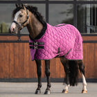 Velder Horsewear Premium Pony Couverture de Concours Satin Glow Dutch Raspberry
