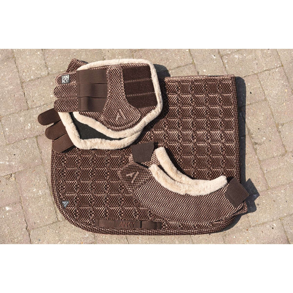 ANKY Tapis de Selle Check Velvet XB25003 Dressage Deep Taupe