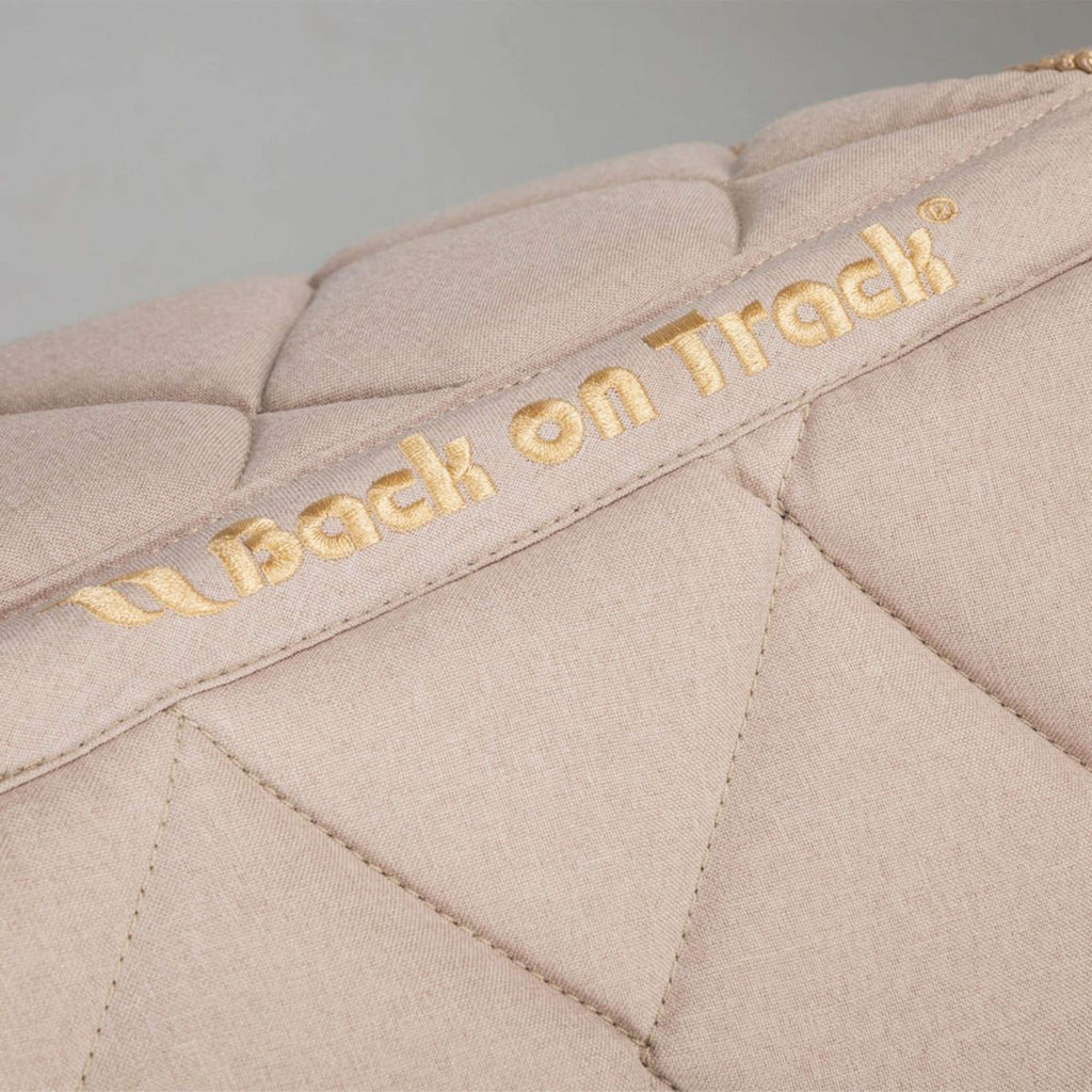 Back on Track Tapis de Selle Haze Dressage Beige clair
