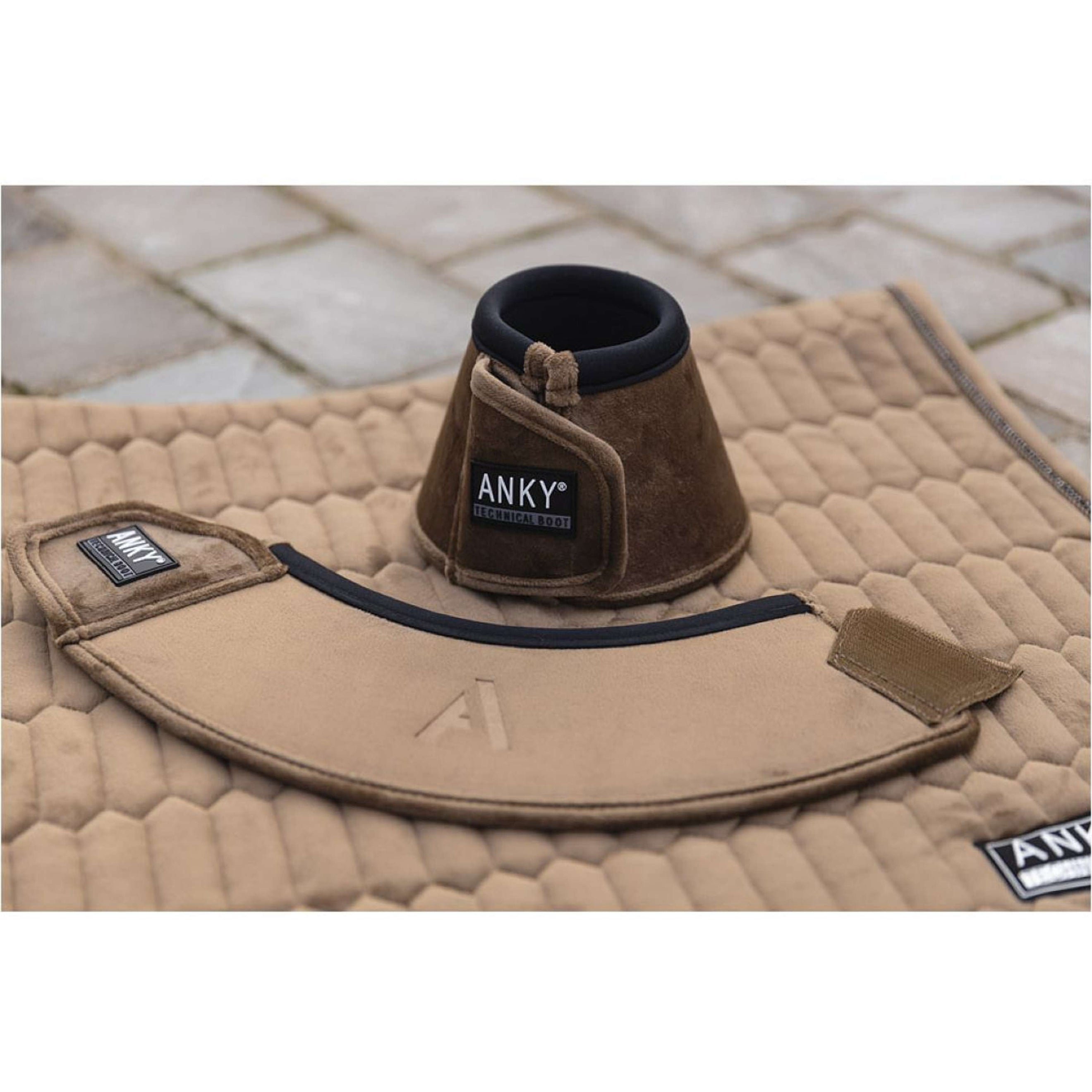 ANKY Springschoenen Cloches d'Obstacles Velvet ATB242003 Teak