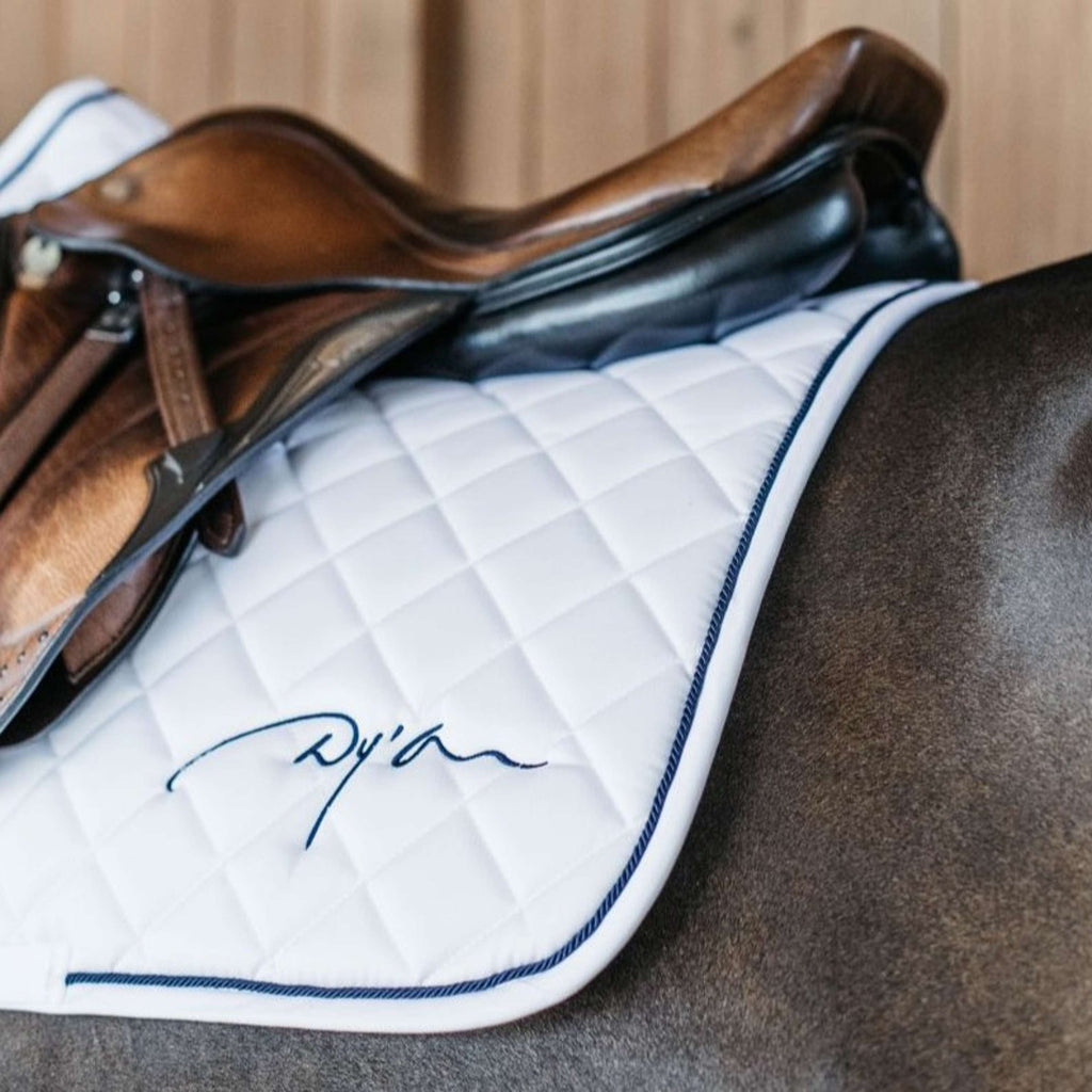 Dyon Tapis de Selle Diamond de Saut Blanc