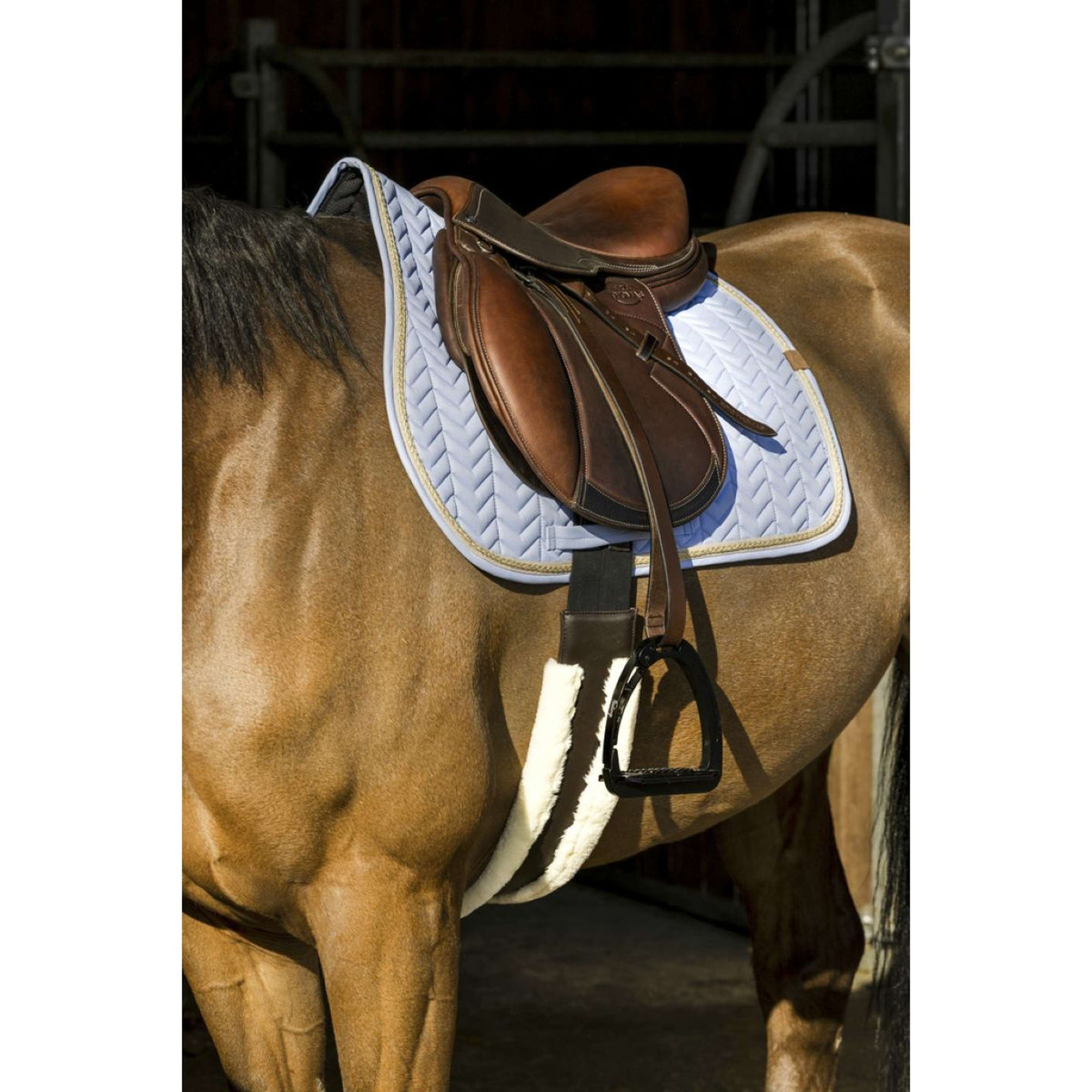 EQUITHÈME Tapis de Selle Softy Jumping Bleu clair