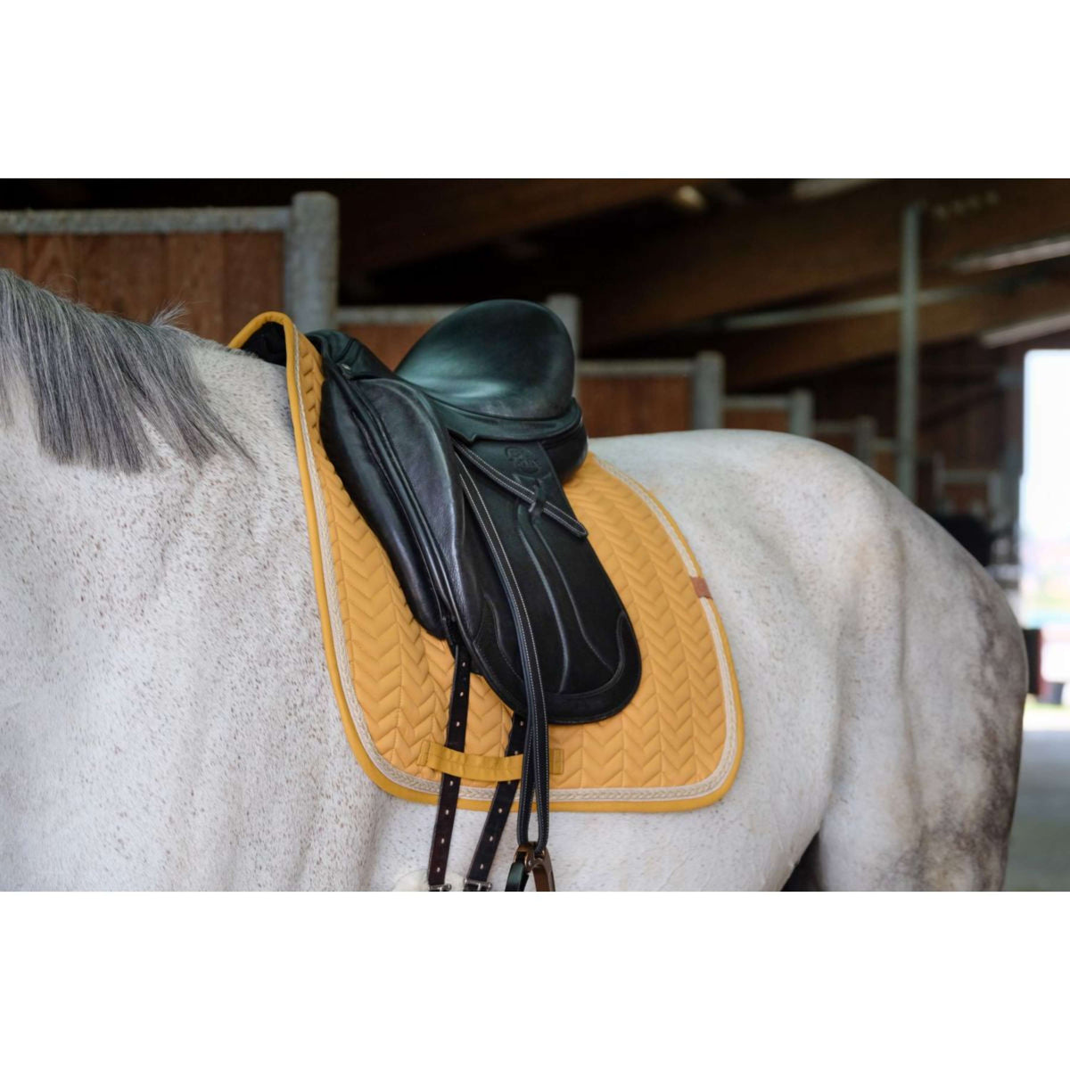 EQUITHÈME Tapis de Selle Softy Dressage Moutarde