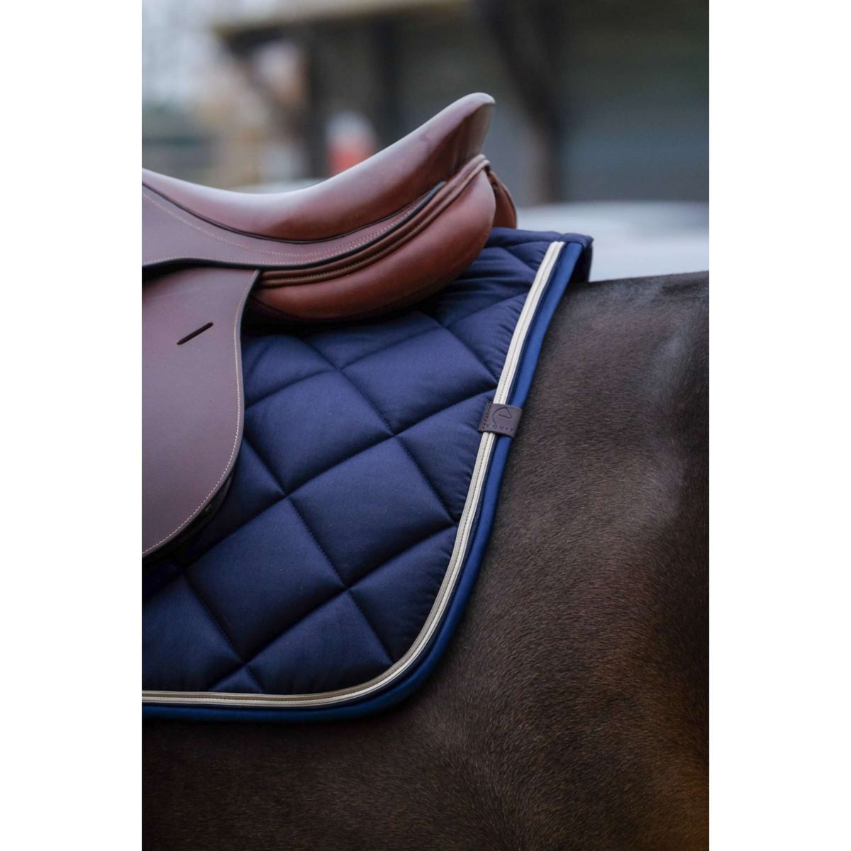 Kentucky Horsewear Tapis de Selle Obstacle Classic Leather - Boutique Equus Vitalis Kentucky Horsewear Tapis de Selle Obstacle Classic Leather - Boutique Equus Vitalis