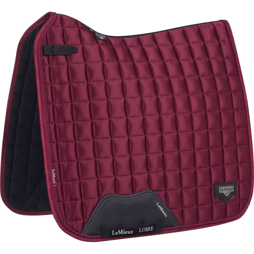 LeMieux Tapis de Selle Loire Classic Satin Square Dressage Mulberry LeMieux Tapis de Selle Loire Classic Satin Square Dressage Mulberry