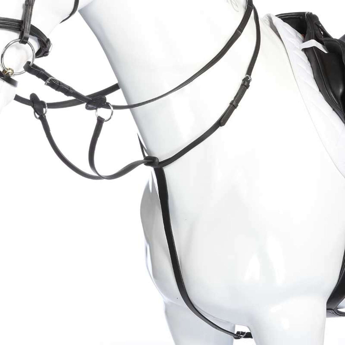 Cavalier allemand en cheval d'armure noir et cavalier droit. Les Cavalier allemand en cheval d'armure noir et cavalier droit. Les