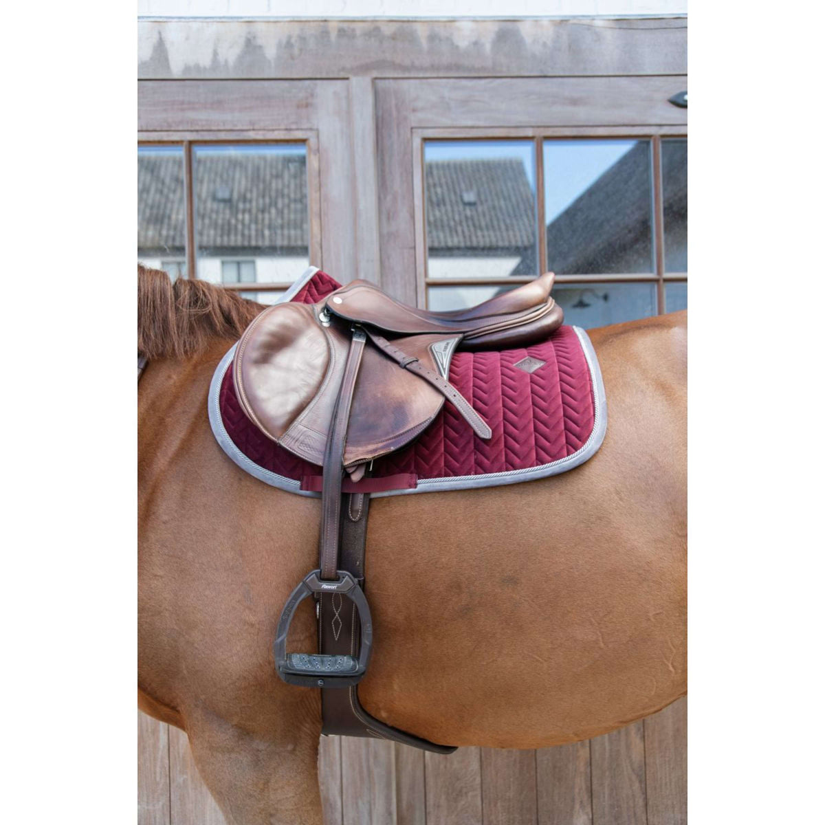 Kentucky Tapis de Selle de Saut Classic Contraste Bordeaux