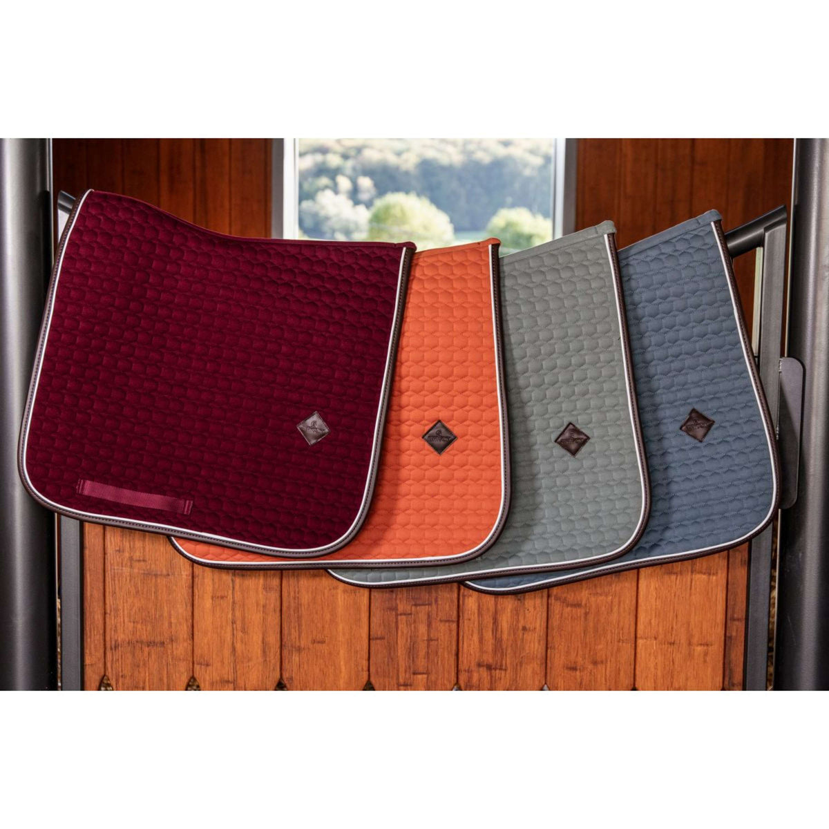 Kentucky Tapis de Selle de Dressage Classic Cuir Bordeaux