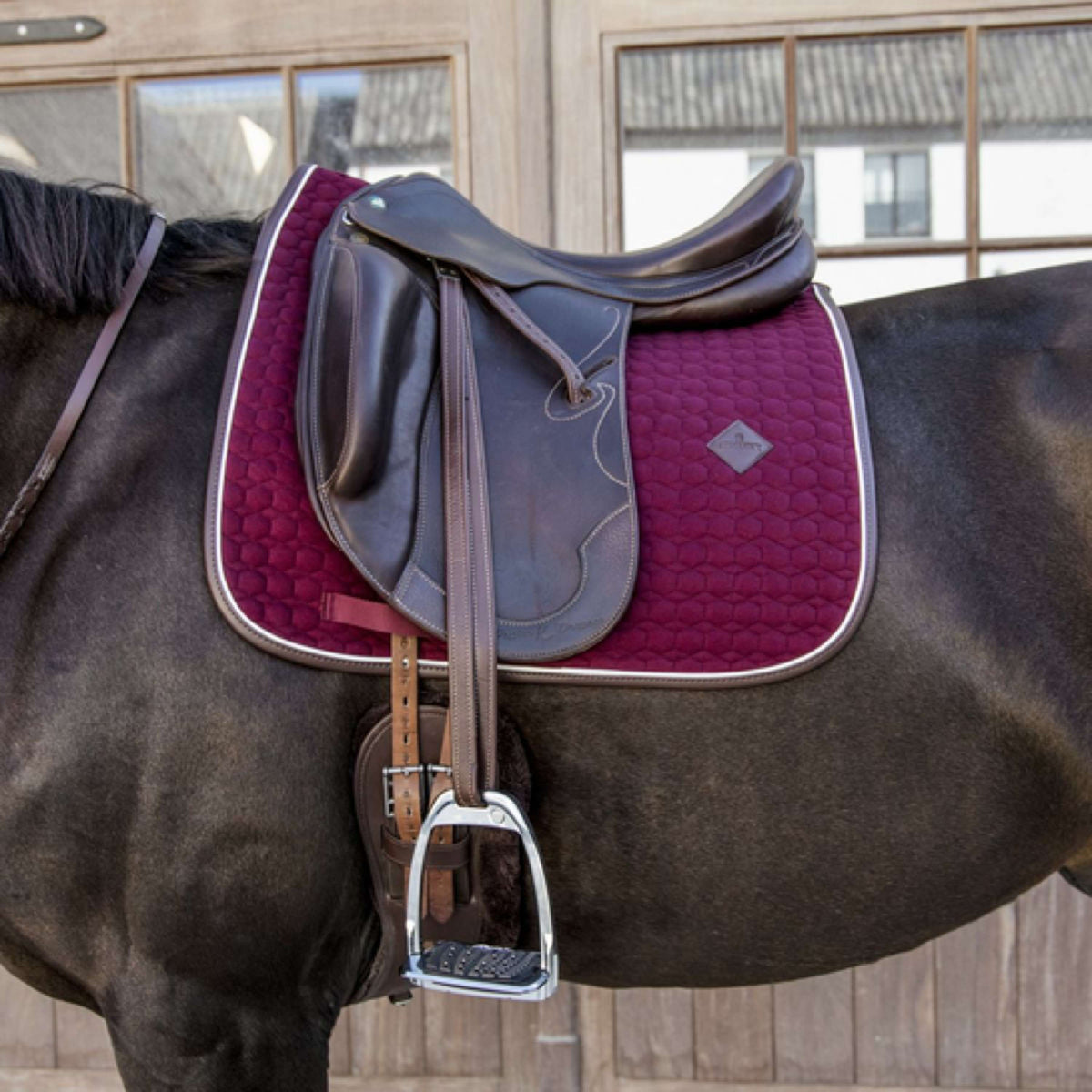 Kentucky Tapis de Selle de Dressage Classic Cuir Bordeaux