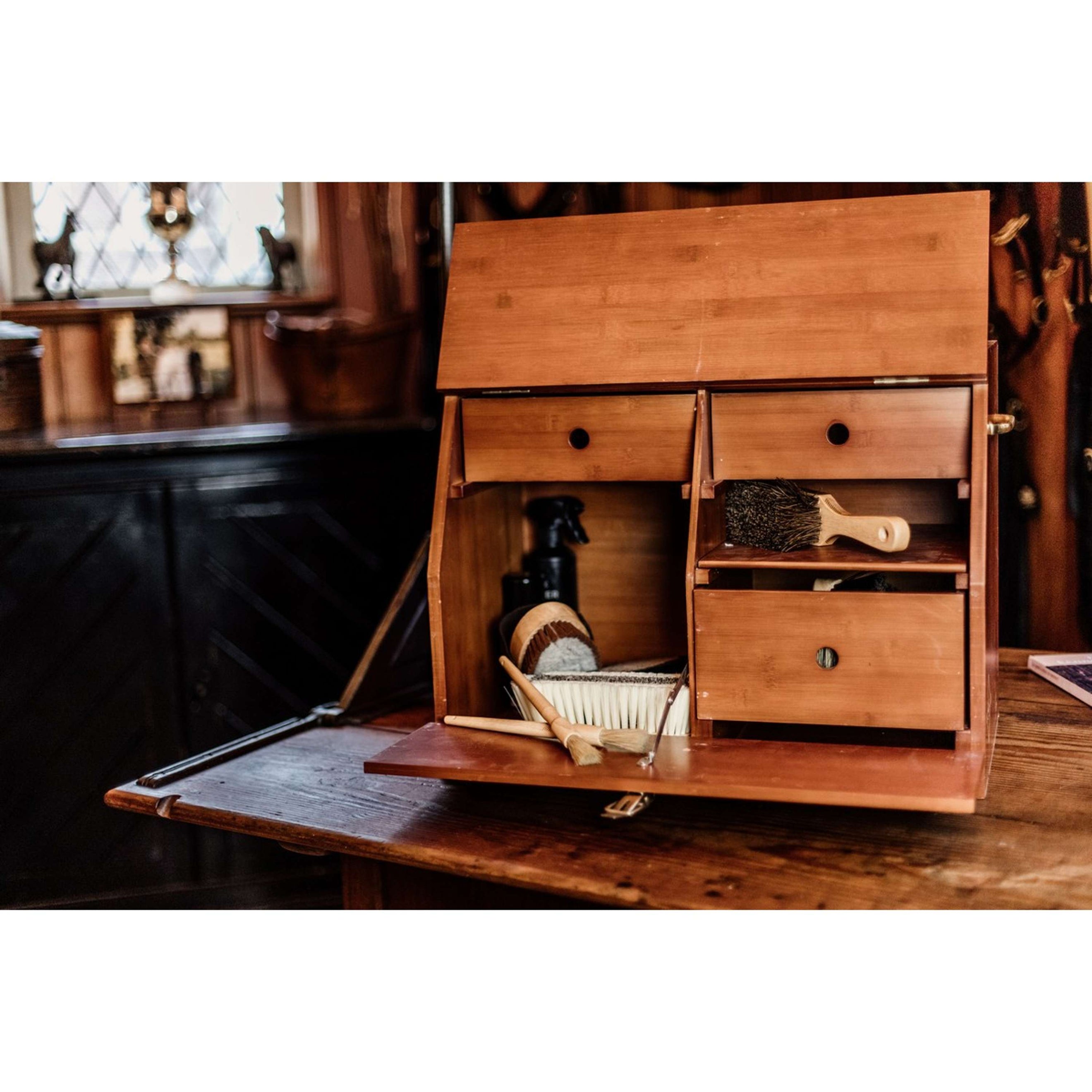 Grooming Deluxe by Kentucky Show Grooming Box Grooming Deluxe by Kentucky Show Grooming Box