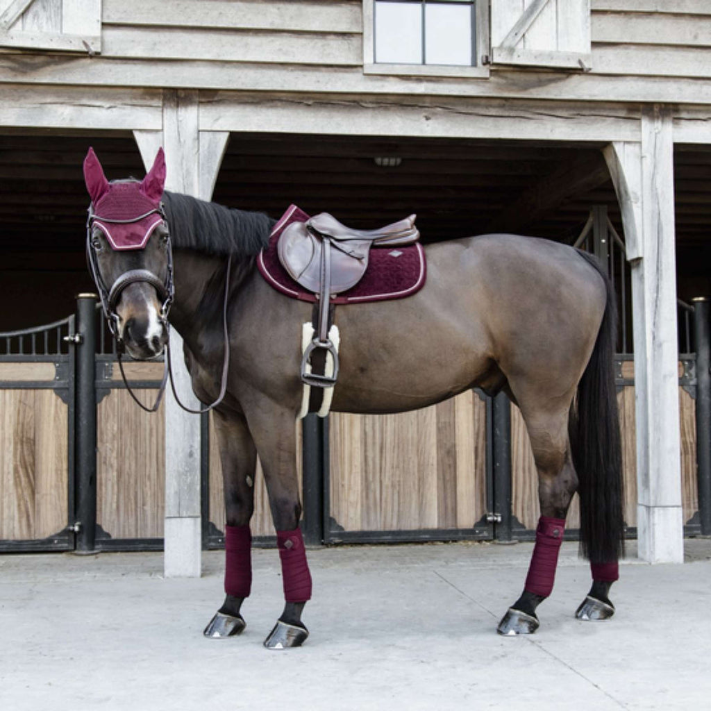 Kentucky Tapis de Selle Velvet Bordeaux