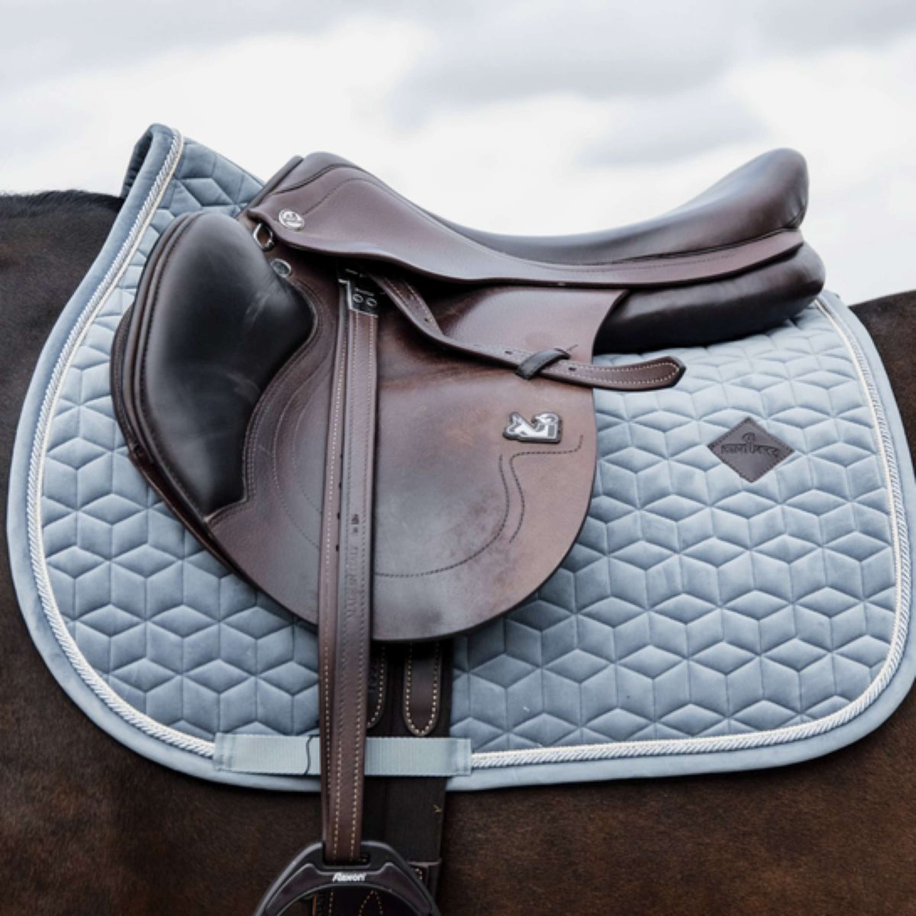 Rive Equestre - ANIMO Tapis de Saut Waby Bleu Marine Rive Equestre - ANIMO Tapis de Saut Waby Bleu Marine