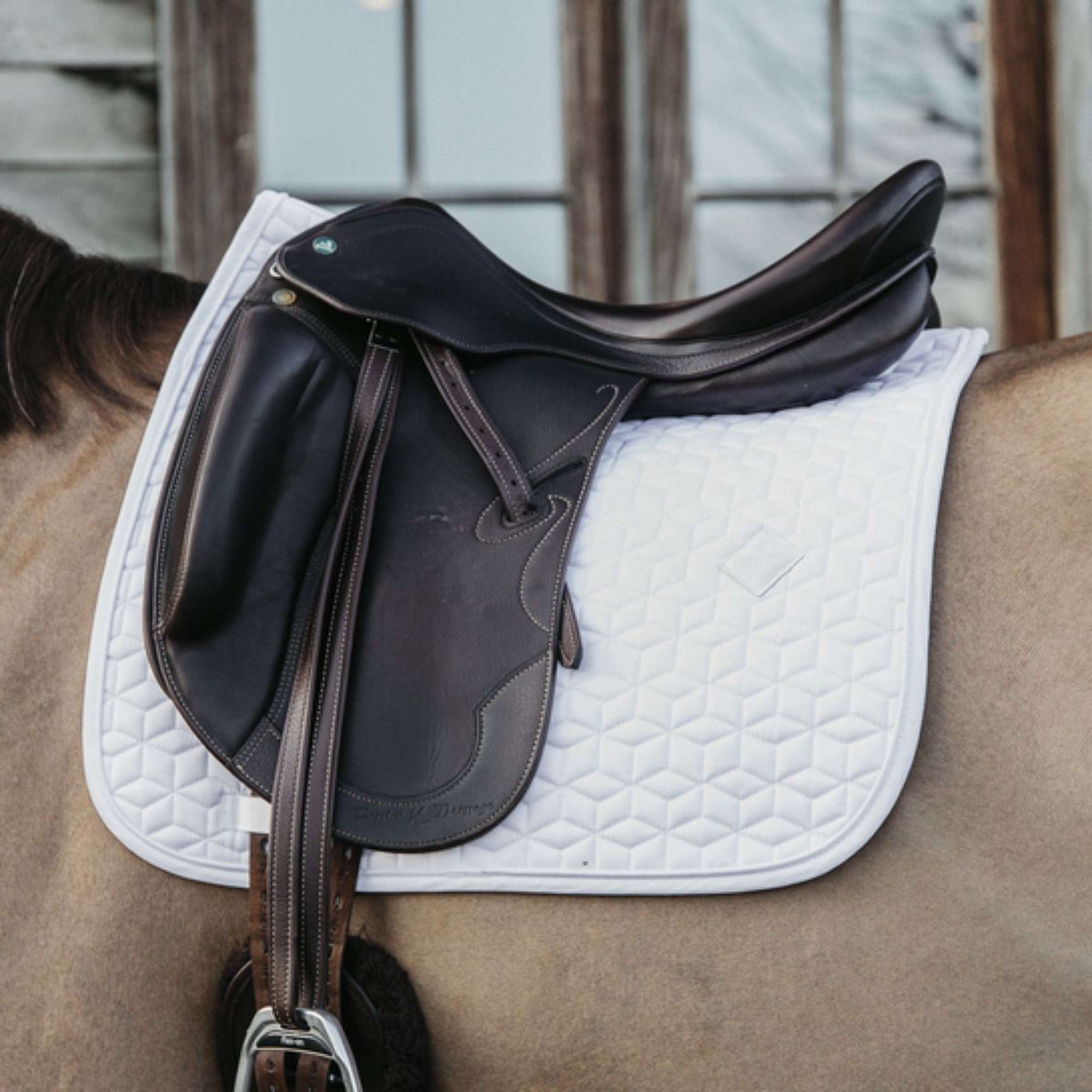 Kentucky Tapis de Selle Classic Dressage Blanc Kentucky Tapis de Selle Classic Dressage Blanc