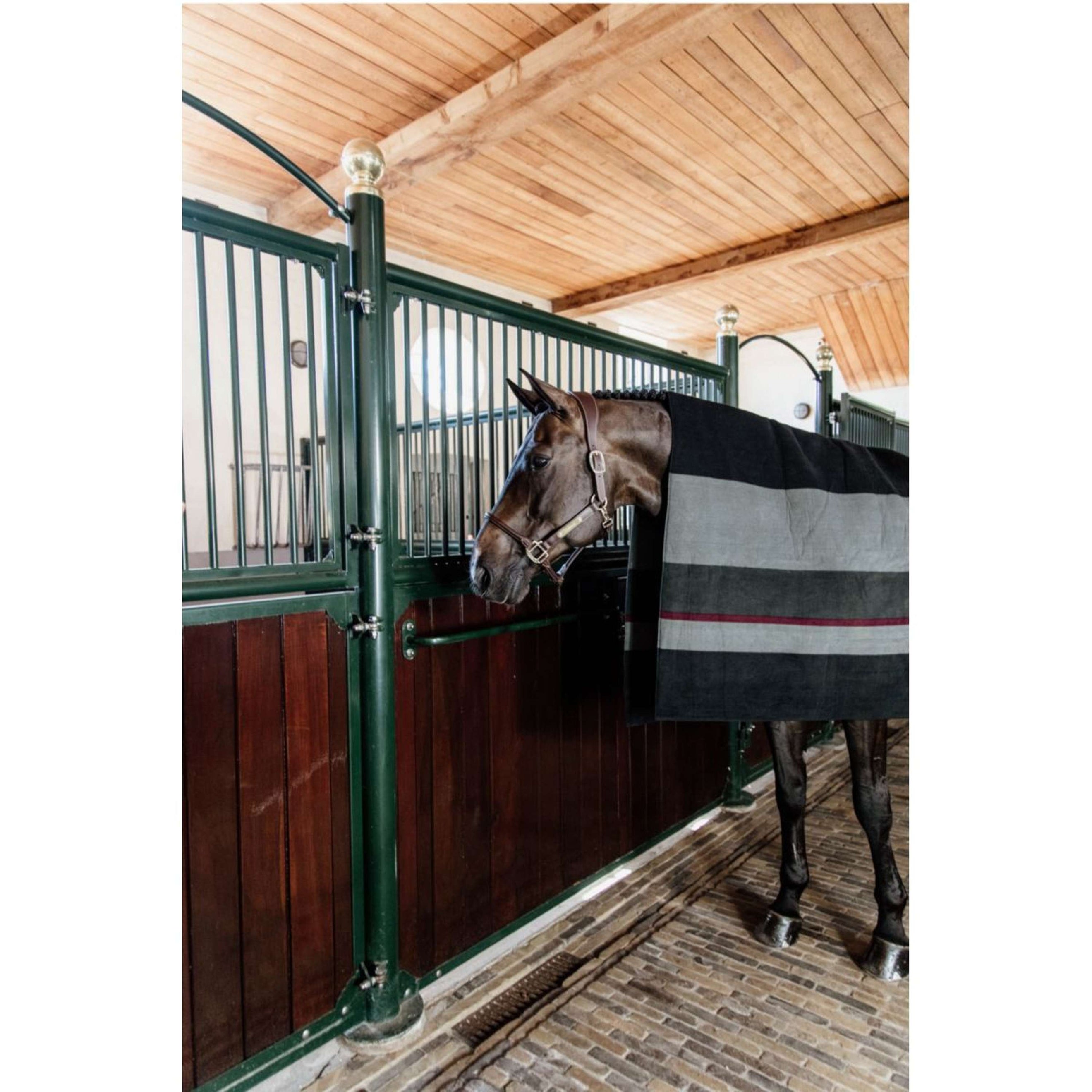 Kentucky Couverture Polaire Heavy Square Stripes Noir/Gris Kentucky Couverture Polaire Heavy Square Stripes Noir/Gris