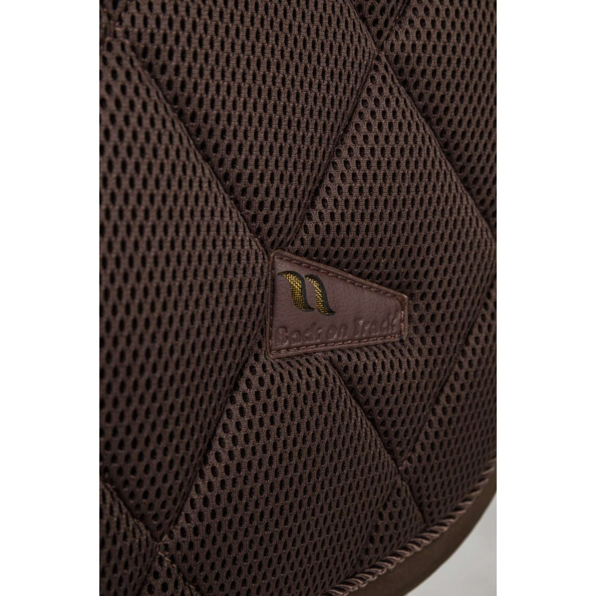 Back on Track Tapis de Selle AirFlow Dressage Marron