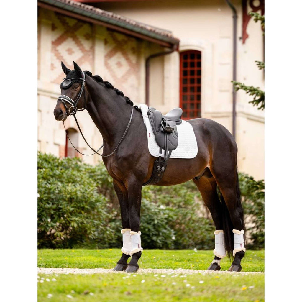 LeMieux Tapis de Selle ProLambs Square Half Lined Dressage Blanc/Blanc