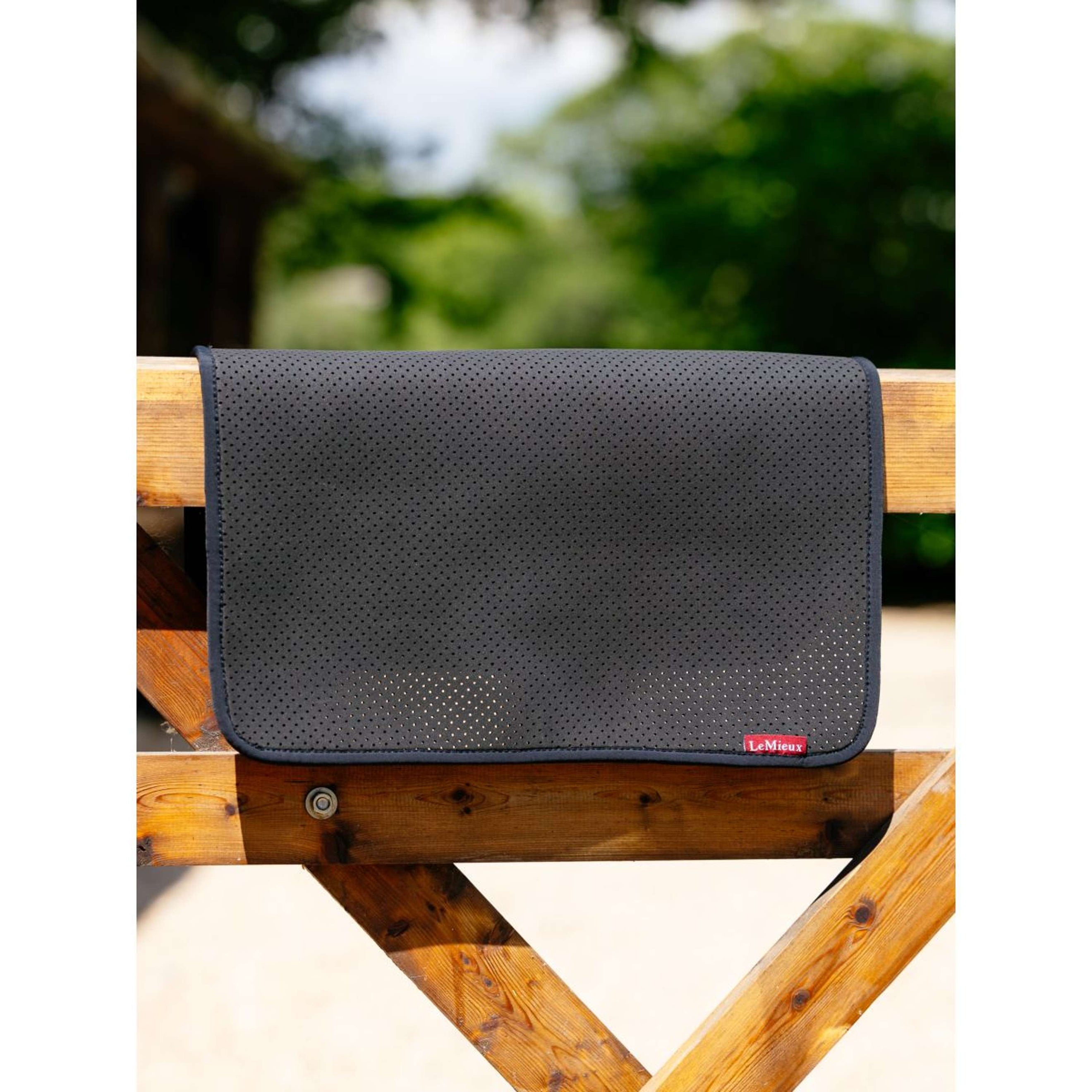LeMieux Sous-Bande Non-slip Square Noir LeMieux Sous-Bande Non-slip Square Noir