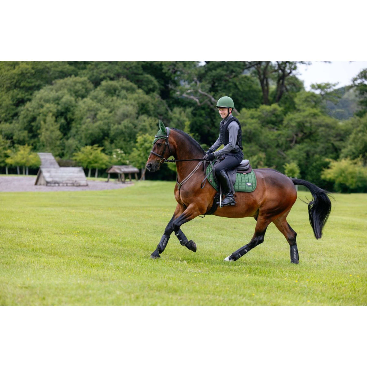 LeMieux Tapis de Selle Loire Classic Square Close Contact Hunter Green