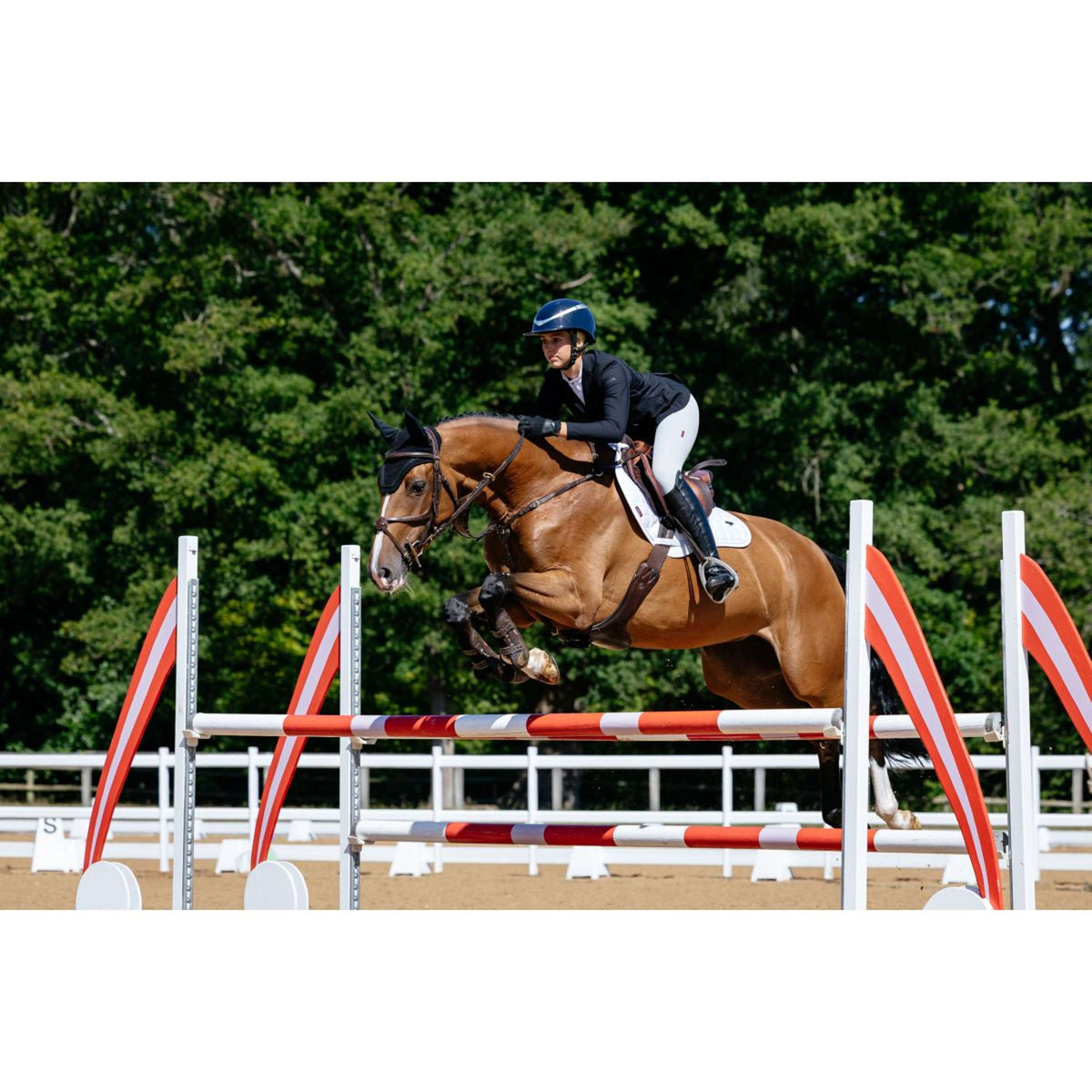 LeMieux Tapis de Selle Loire Classic Square Close Contact Blanc