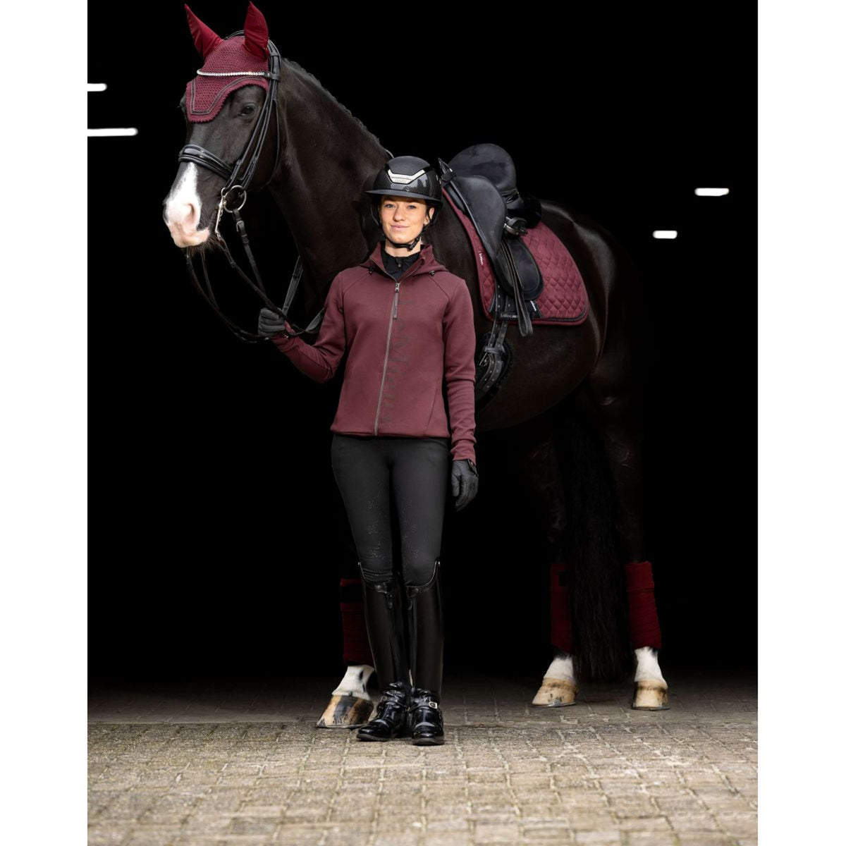 LeMieux Tapis de Selle Crystal Suede Dressage Bordeaux