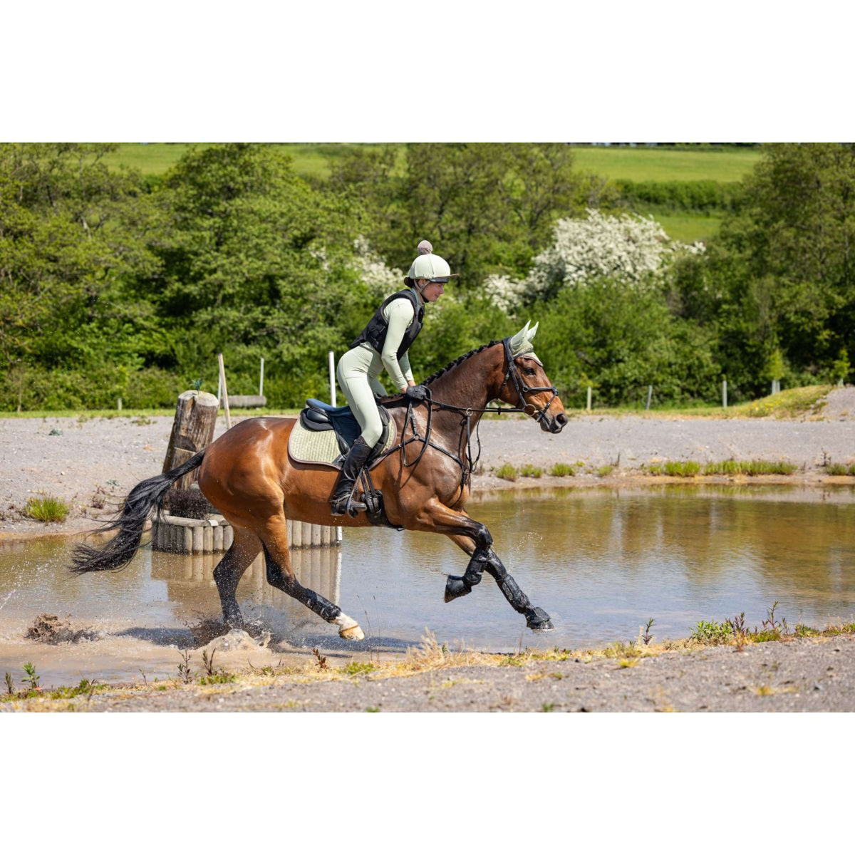 LeMieux Tapis de Selle Classique Suede de Saut Fern