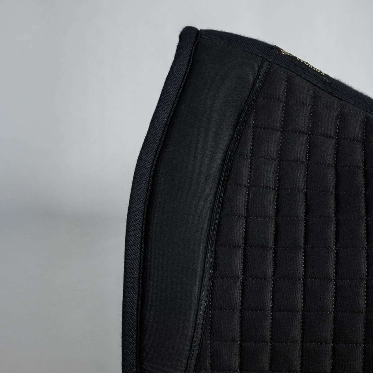 Back on Track Tapis de Selle No. III Dressage Noir