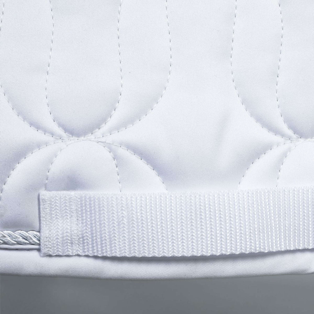 Back on Track Tapis de Selle Deep Nights de Saut Blanc