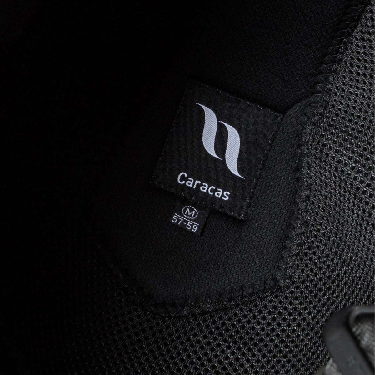 Back on Track Bombe Caracas Noir