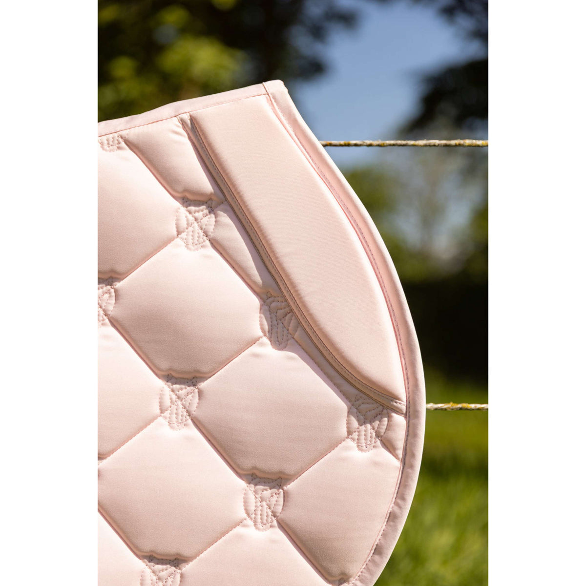 BR Tapis de Selle Kato de Saut Lotus