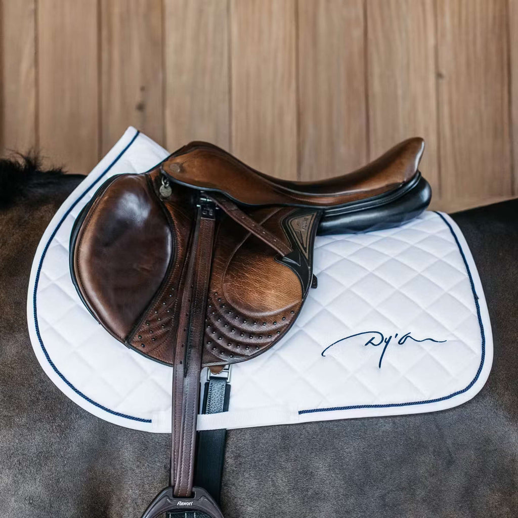 Dyon Tapis de Selle Diamond de Saut Blanc