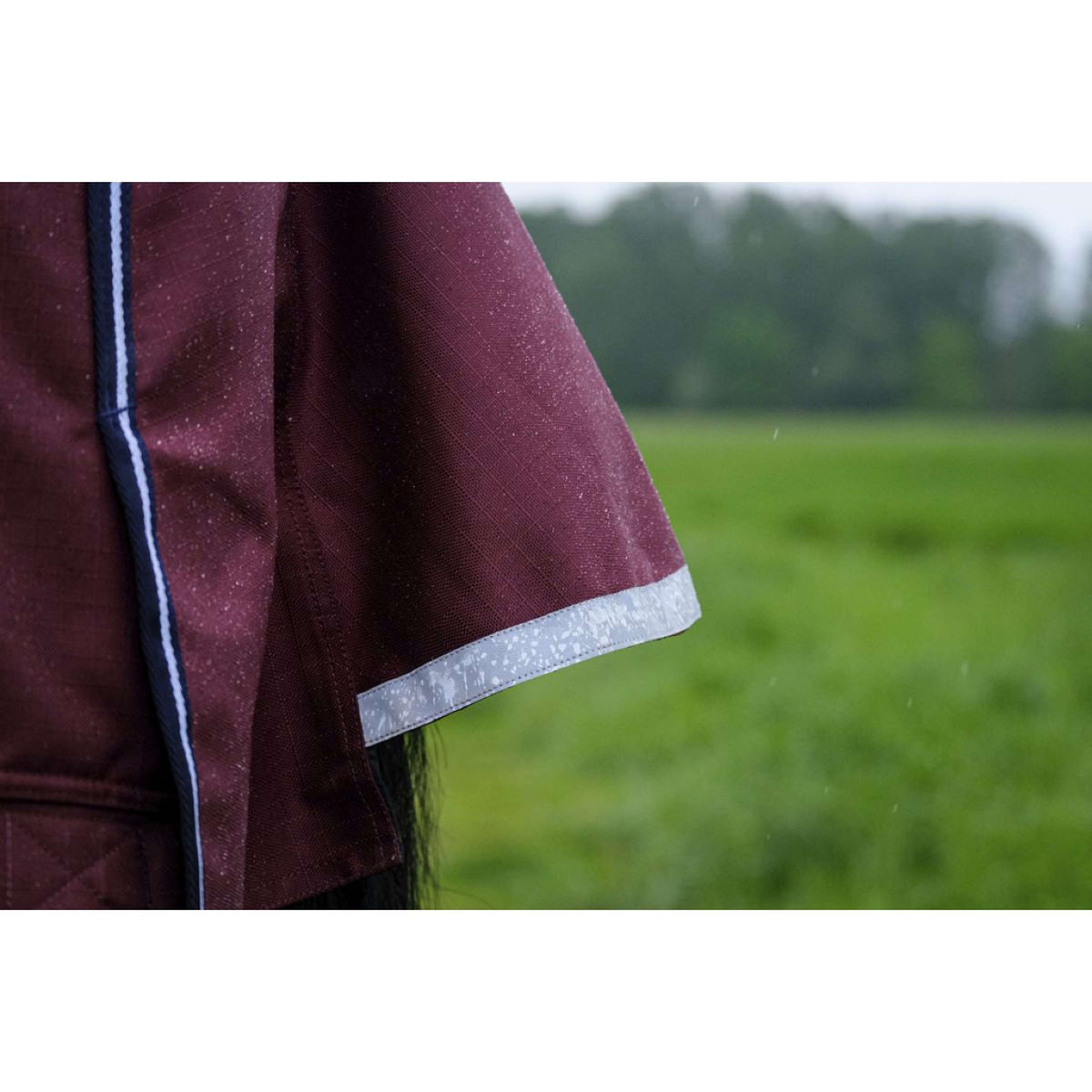 EQUITHÈME Couverture d'Extérieur 1200D 150g High Neck Bordeaux