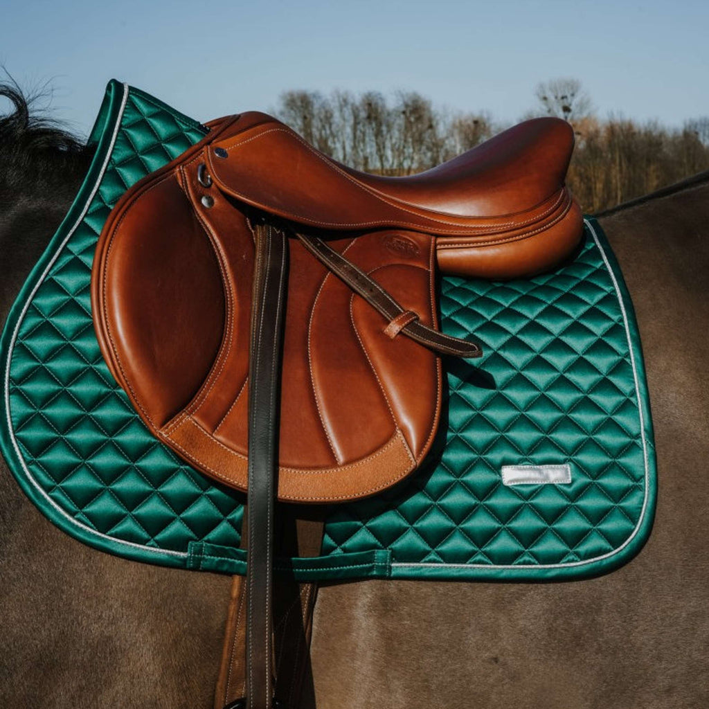 EQUITHÈME Tapis de Selle Nacre de Saut Vert Foncé