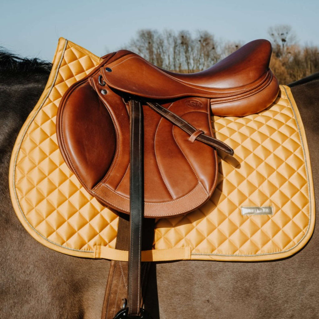EQUITHÈME Tapis de Selle Nacre de Saut Jaune