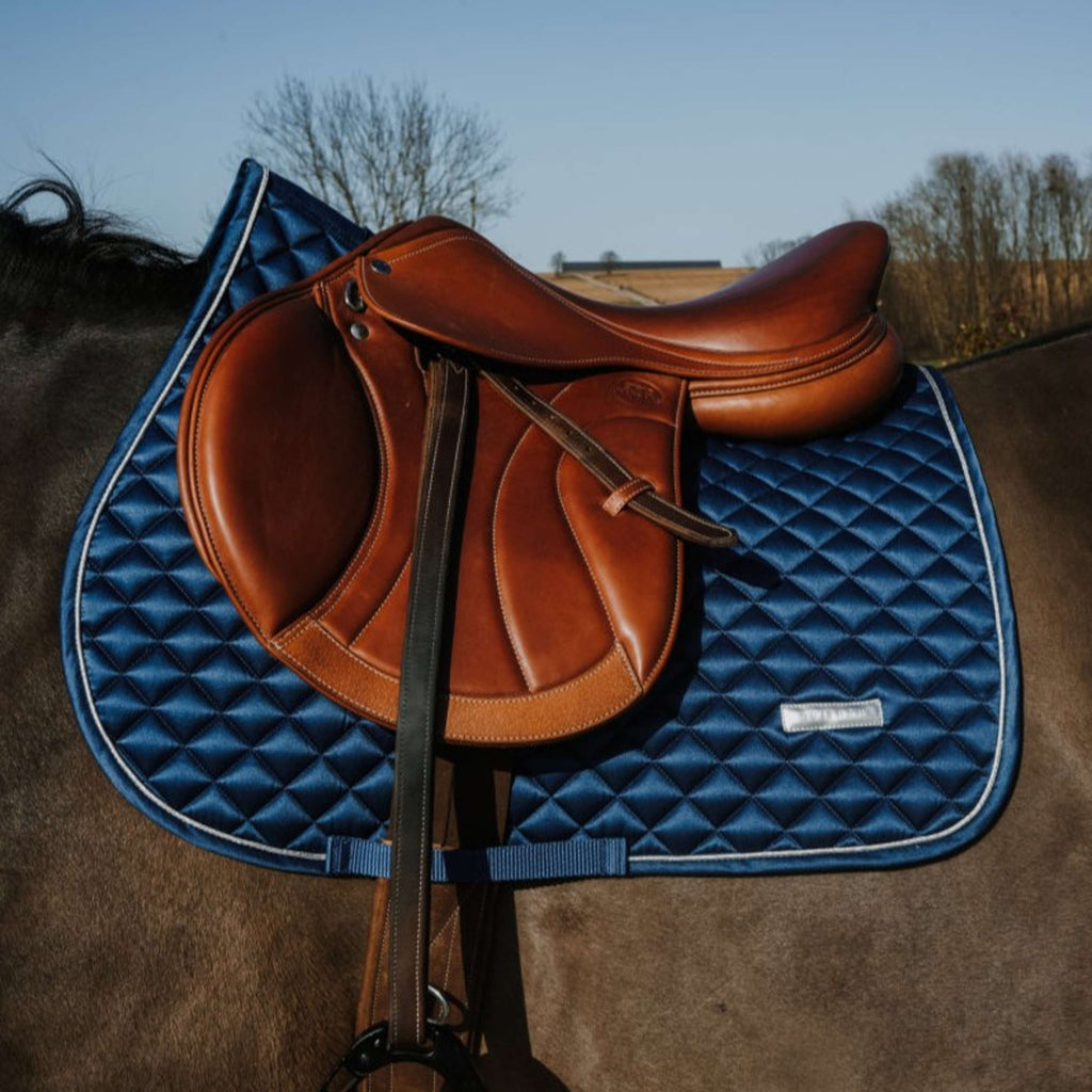 EQUITHÈME Tapis de Selle Nacre de Saut Bleu Acier