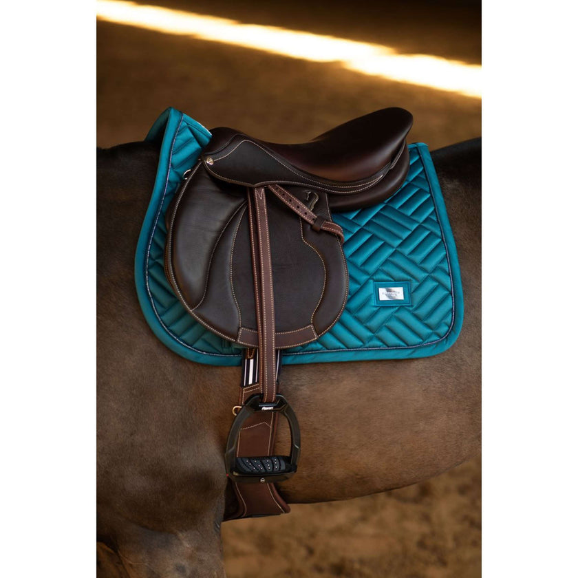 Equestrian Stockholm Tapis de Selle Modern de Saut Teal Blue Equestrian Stockholm Tapis de Selle Modern de Saut Teal Blue