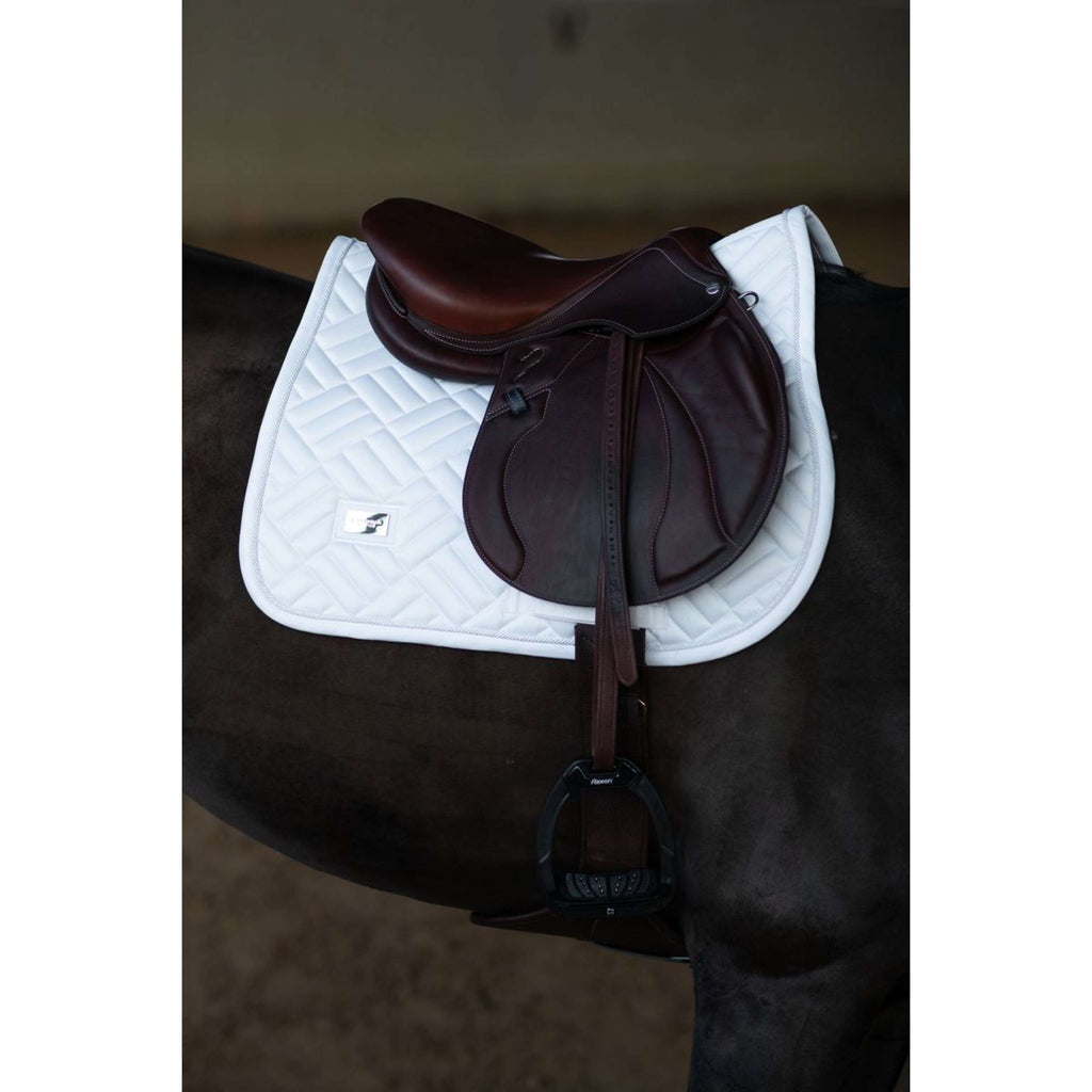 Equestrian Stockholm Tapis de Selle Modern de Saut White Silver