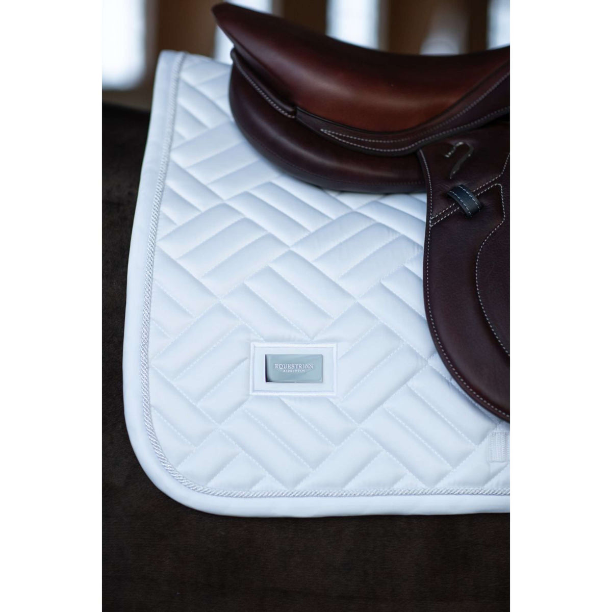 Equestrian Stockholm Tapis de Selle Modern de Saut White Silver